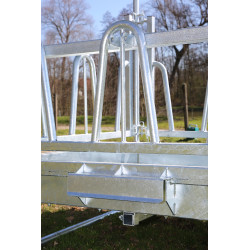 Pesebre cuadrado con techo Hobby Kerbl galvanizado 1,5 x 1,5 m para 8 caballos