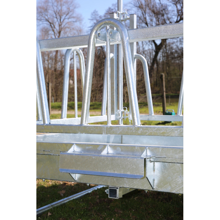 Comedero para heno con techo Hobby Kerbl galvanizado 1.5 x 1.5 m 8 caballos Comedero para heno con techo Hobby Kerbl galvanizado 1.5 x 1.5 m 8 caballos
