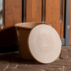 Cubo con tapa Grooming Deluxe de Kentucky Beige Cubo con tapa Grooming Deluxe de Kentucky Beige