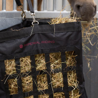 Pesebre angular para heno Imperial Riding Negro