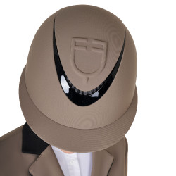 Casco para mujer con visera ancha y logotipo en relieve Equestro Nuez Marrón Casco para mujer con visera ancha y logotipo en relieve Equestro Nuez Marrón