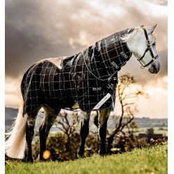 Manta Horseware Rhino Turnout Pony Bundle con forro de 0 g y 200 g Cuadros negros / negro y blanco Manta Horseware Rhino Turnout Pony Bundle con forro de 0 g y 200 g Cuadros negros / negro y blanco