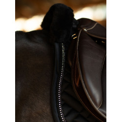 Manta de silla Equestrian Stockholm Jumping de borreguillo sintético Crystal Negro Manta de silla Equestrian Stockholm Jumping de borreguillo sintético Crystal Negro
