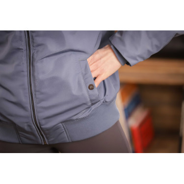 Bombers Pénélope Sobre Lyon Mar de Bering Azul