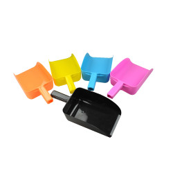 Pala medidor de pienso de plástico Negro