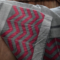 Manta Secante Cuadrada Heavy Fishbone Kentucky Burdeos