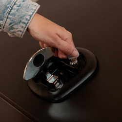 Caja de alimentos de aluminio Grooming Deluxe by Kentucky con ruedas Negro Caja de alimentos de aluminio Grooming Deluxe by Kentucky con ruedas Negro