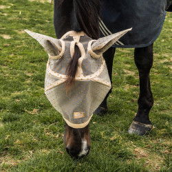 Máscara antimoscas con corazón con orejas y nariz Kentucky Beige a cuadros