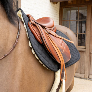 Manta de salto de diamante de piel de oveja Skin Friendly Kentucky Negro Manta de salto de diamante de piel de oveja Skin Friendly Kentucky Negro