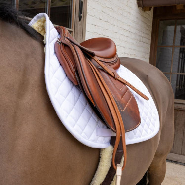 Manta de salto de diamante de piel de oveja Skin Friendly Kentucky Blanco Manta de salto de diamante de piel de oveja Skin Friendly Kentucky Blanco