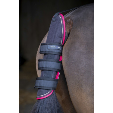 Protector de cola Equithème Tyrex 1200D Negro / frambuesa