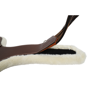 Forro para cincha con babera Antares de borreguillo sintético