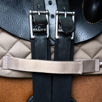 Cincha de salto Imperial Riding anatómica con hebillas de rodillo Negro