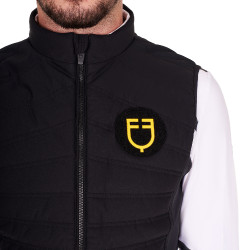 Chaleco sin mangas para hombre Equestro de corte slim en tejido técnico Negro Chaleco sin mangas para hombre Equestro de corte slim en tejido técnico Negro