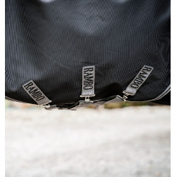 Manta Horseware Rambo 1680D Turnout Plus 100g Negro / tormenta / gris plateado