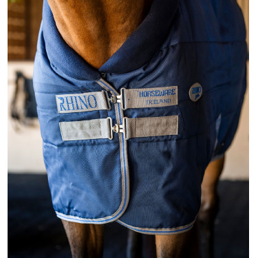 Manta de cuadra Horseware Rhino 100g Negro / gris titanio / azul clásico Manta de cuadra Horseware Rhino 100g Negro / gris titanio / azul clásico