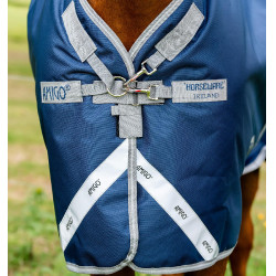 Cobertura Horseware Amigo 1200D Plus Turnout Bundle 50g 100g y 200g Marino / gris titanio / plata Azul marino Cobertura Horseware Amigo 1200D Plus Turnout Bundle 50g 100g y 200g Marino / gris titanio / plata Azul marino