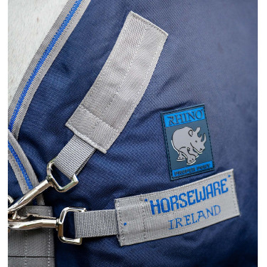 Manta de exterior Horseware Rhino® Plus Pony 250g Negro / gris titanio / azul clásico Manta de exterior Horseware Rhino® Plus Pony 250g Negro / gris titanio / azul clásico