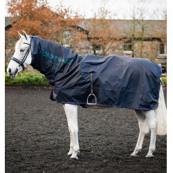 Cubierta para montar Horseware Rambo Mack in a Sack Azúl marino / burdeos Cubierta para montar Horseware Rambo Mack in a Sack Azúl marino / burdeos