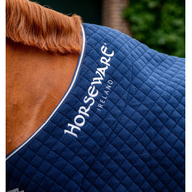 Manta Horseware Autumn Cooler 100g Marino / marino / plata Azul marino Manta Horseware Autumn Cooler 100g Marino / marino / plata Azul marino