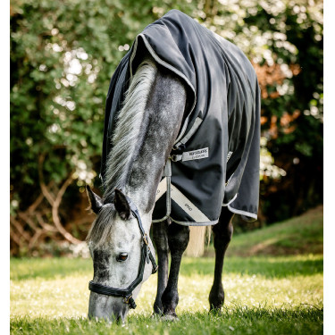 Manta impermeable para caballo con cuello alto Wug
