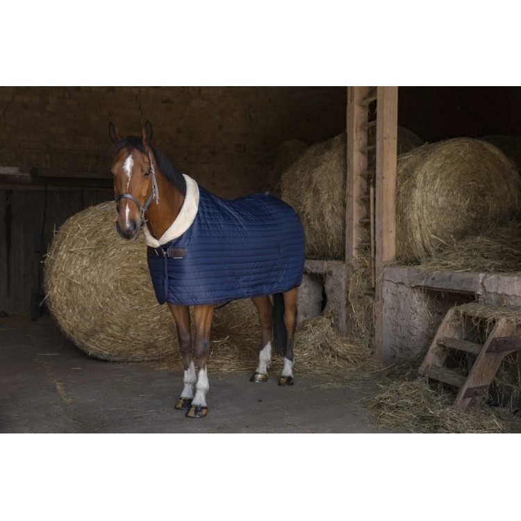 Manda de cuadra Equithème Teddy, forrada de borreguito sintético Manda de cuadra Equithème Teddy, forrada de borreguito sintético