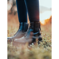 Wild River Zip Paddock Mountain Horse Negro