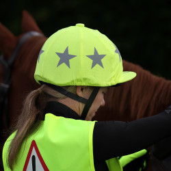 Cubrecasco ecuestre reflectante Shires Equi-Flector Cubrecasco ecuestre reflectante Shires Equi-Flector