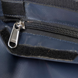 Bolsa de heno para caballos Shires FreeGraze PVC
