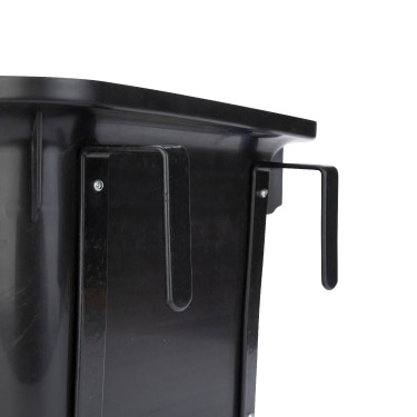 Comedero portátil colgante para caballos Shires