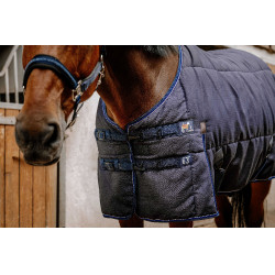Manta de establo para caballo 600D 3 capas Equithème Manta de establo para caballo 600D 3 capas Equithème