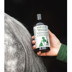 Champú para caballos con carbón activado