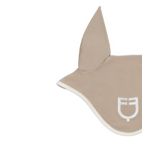 Capa para orejas en tejido técnico con acabados en contraste Equestro Adoquín / blanco antiguo