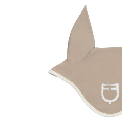 Capa para orejas en tejido técnico con acabados en contraste Equestro