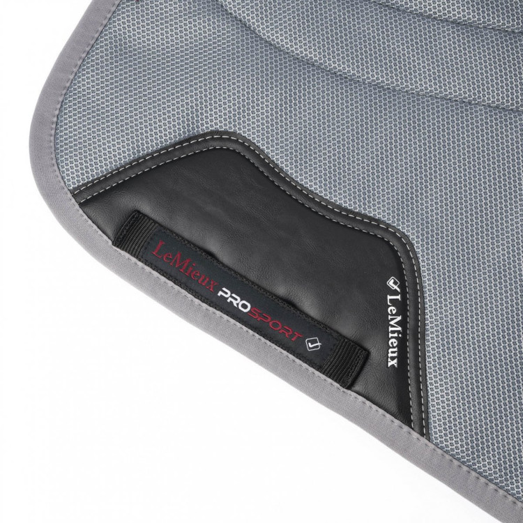 Mantilla LeMieux Ultra Mesh Dressage Square Mantilla LeMieux Ultra Mesh Dressage Square