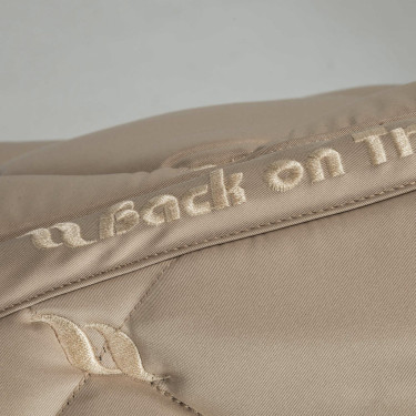 Mantilla doma Night Collection Back On Track Champán Beige