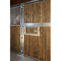 Escotilla pivotante de tiro...