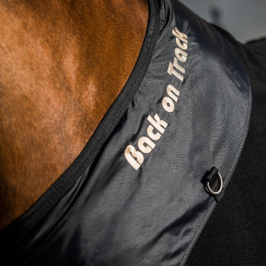 Forro polar con anilla en D de Back on Track Supreme Negro Forro polar con anilla en D de Back on Track Supreme Negro
