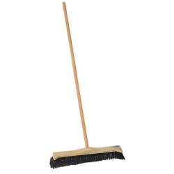 Escobas cuadra La Gée